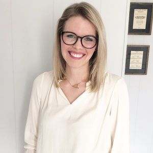 Meet your Posher, Adrienne